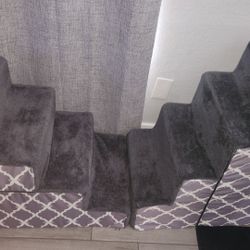 Pet Stairs 22 Inch Like New
