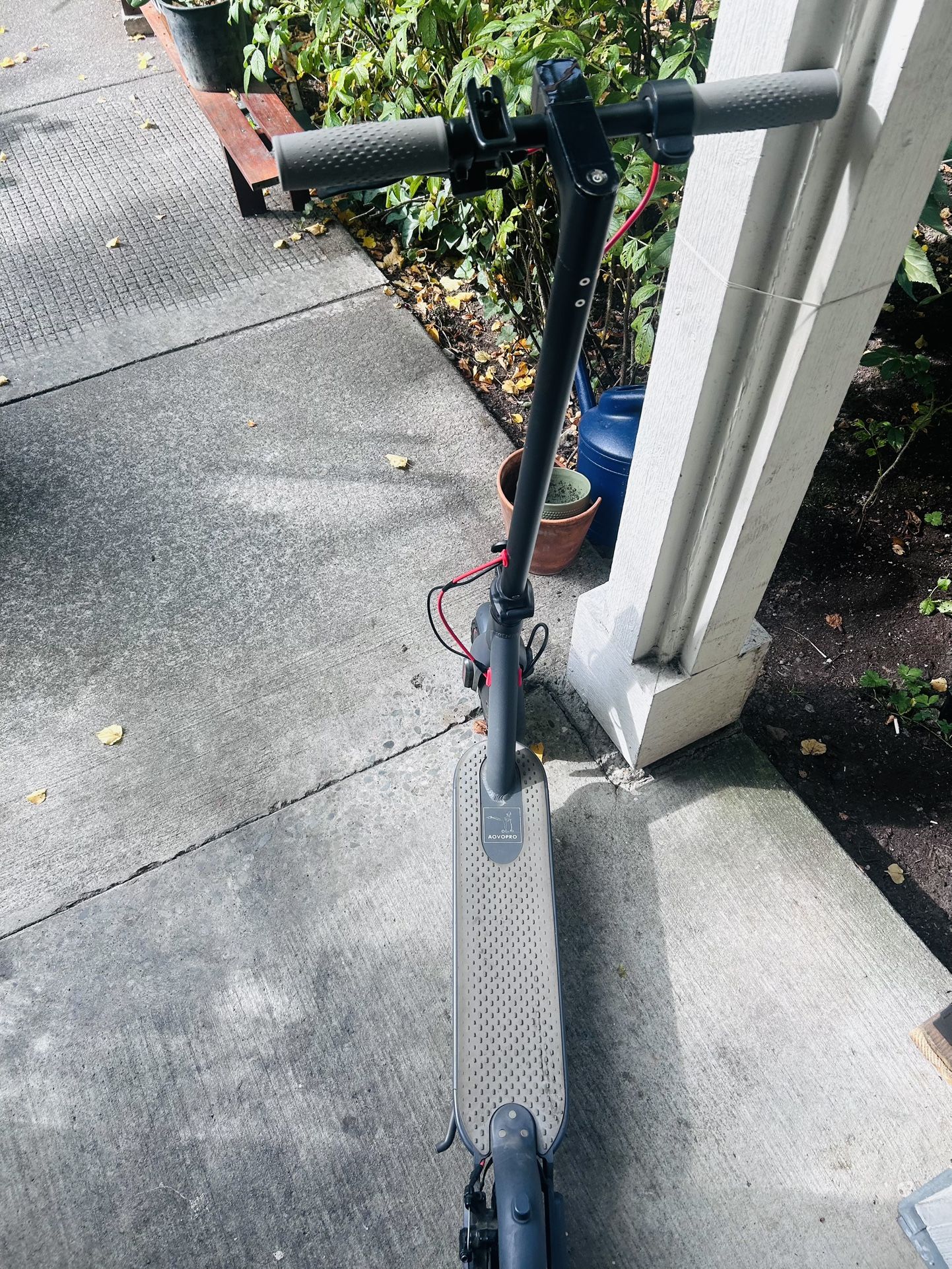 Avo Pro Scooter Used As New (31 Kph) (20 Mph)
