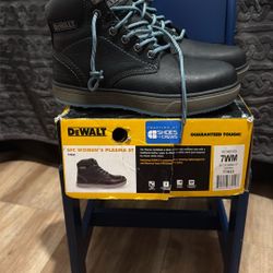 Size 7WM $65.00  New  Work Shoes 