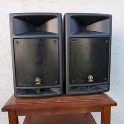 Yamaha Stagepas 300 Speakers