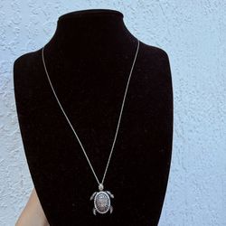 Cadena en Oro blanco 10k con diamantes naturales el dije