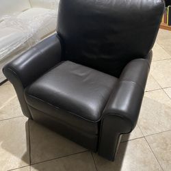 LEATHER RECLINER SOFA