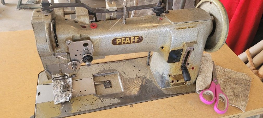 Maquinas Industriales Pfaff