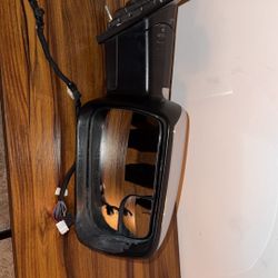 2019 ram 1500 mirror