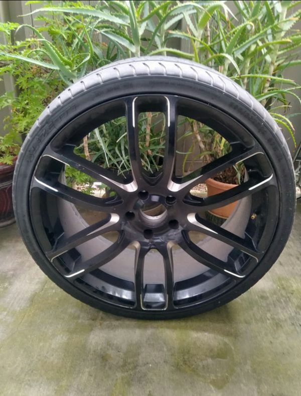 265/30/22 wheel with the tire. for Sale in Sacramento, CA OfferUp