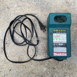 Makita DC1411 Ni-MH & Ni-Cd Class 2 High Capacity Battery Charger