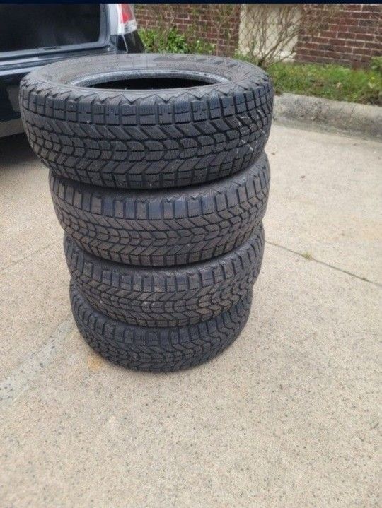 4 Tire 215/60 R16