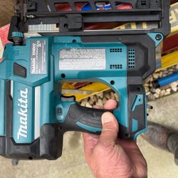 Makita Finish Gun