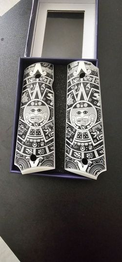 1911 grips