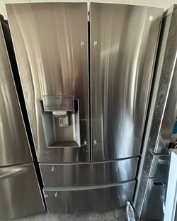 LG 4‑Door French Door Fridge – Stainless, Ice/Water Dispenser
