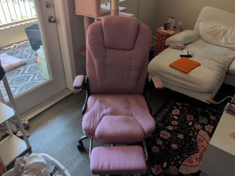 Desk chair with foot rest