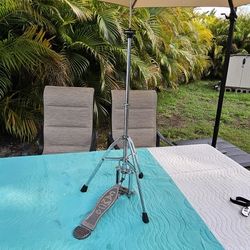 VINTAGE CAMCO  HI-HAT STAND 95% ORIGINAL IN GOOD WORKING CONDITION 