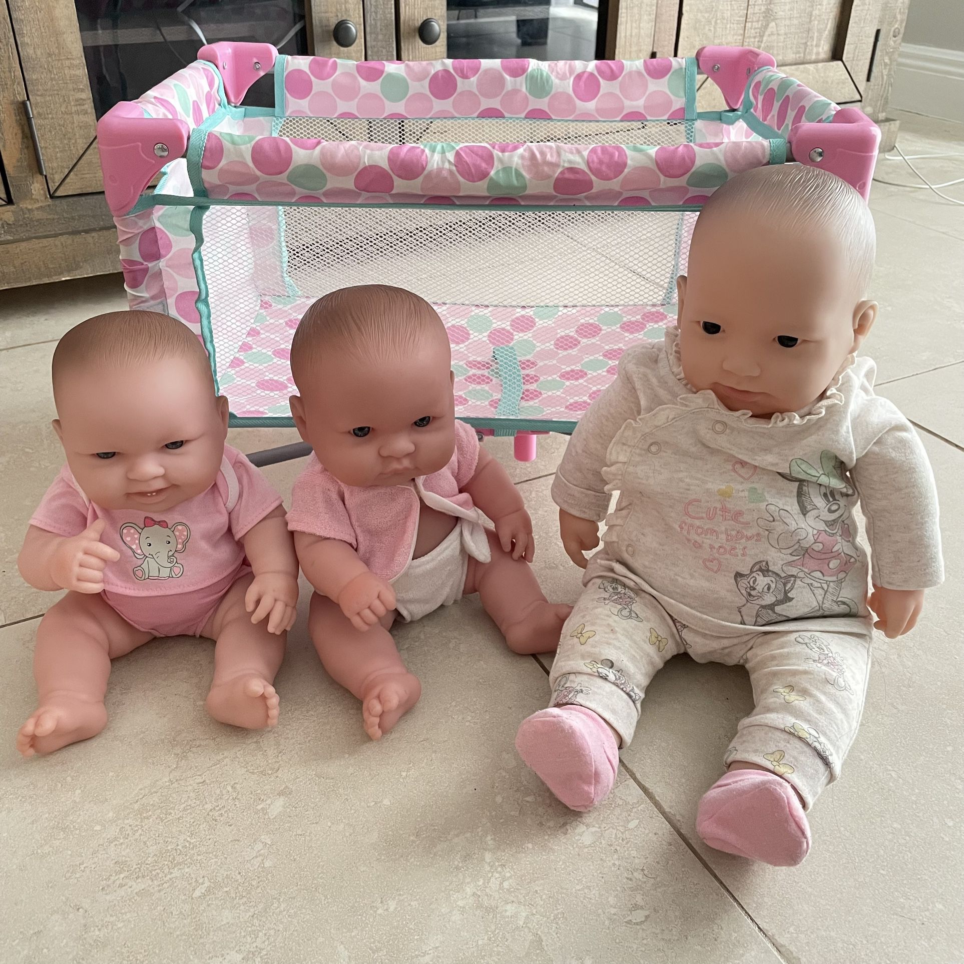 3 Dolls With Playpen
