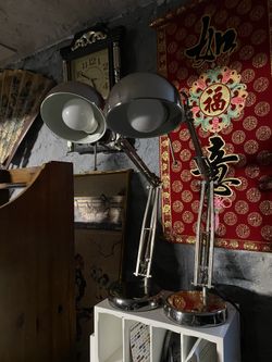 Free Pair of desk lamps