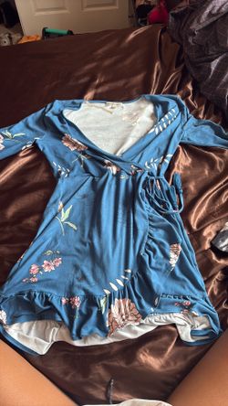( L ) long sleeve blue dress