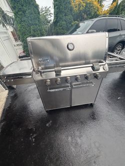 Weber summit grill barbecue