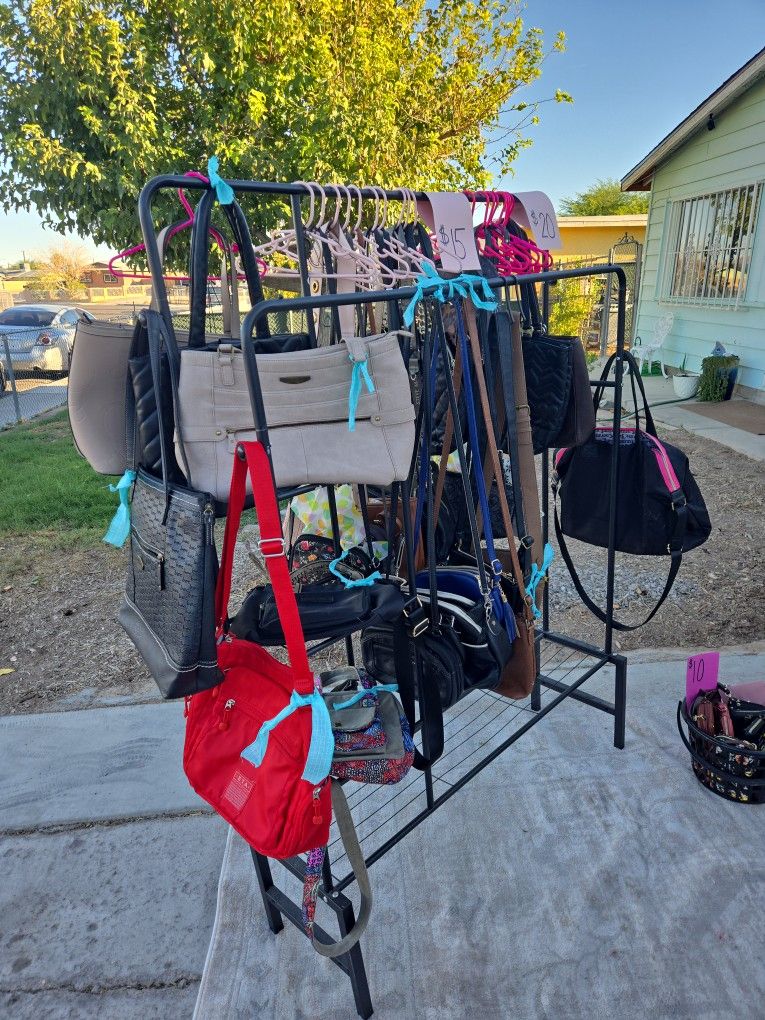 Name Brand Women's Purses!!! Cheap,cheap, Cheap!!!