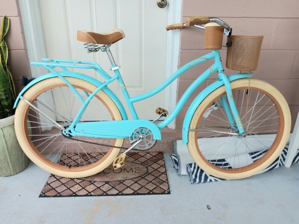 LIKE NEW HUFFY NEL LUSSO CRUISER 26"