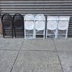Plastic Folding Chairs   New In Box