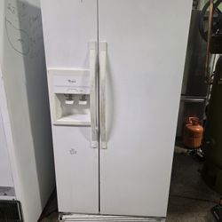 Whirlpool 22 Cubic Feet White Side By Side REFRIGERATOR 