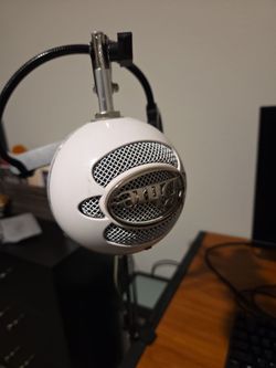 Blue snowball comes with pop filter