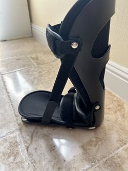 Medical Walking Boot Size M