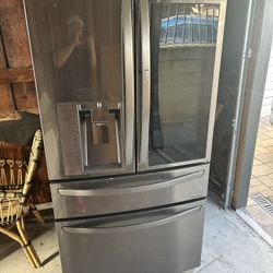  LG 30 cu. ft. French Door Refrigerator, InstaView, Full-Convert Drawer, Craft Ice in PrintProof Stainless Steel