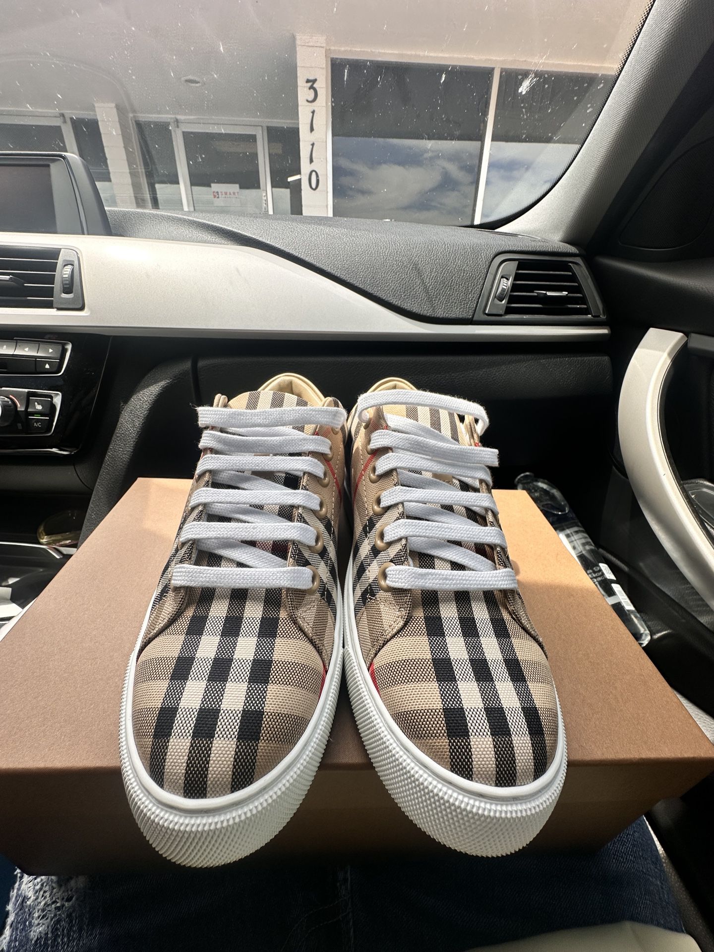 Burberry Woman’s Shoes 