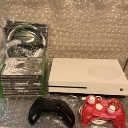 Xbox One S + 8 Games ( 1 SEALED!)🎮🎮Controllers, 🎧Turtle Beach Headset! Local Delivery Available🚚