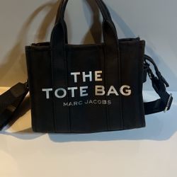 Mark Jacobs The Tote Bag Used But Good Condition.  60$ Obo 