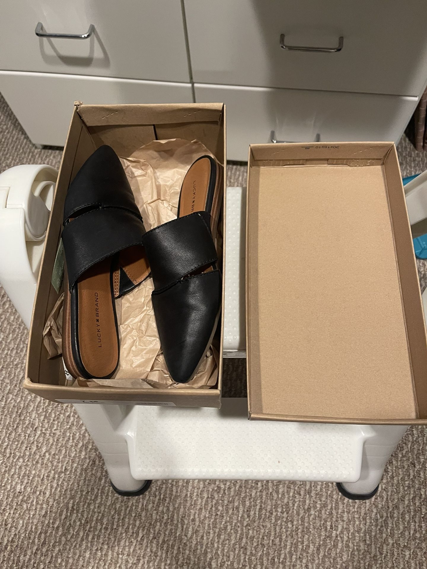 Lucky Brand Slides