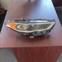 2020 Ford Fusion Right Headlight