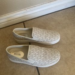 Michael Kors Shoes (Ladies 7) 