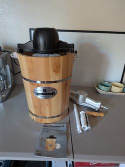 Elite Gourmet 6Qt Old Fashioned Electric Ice Cream Maker