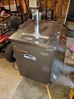 Superior stainless kegerator