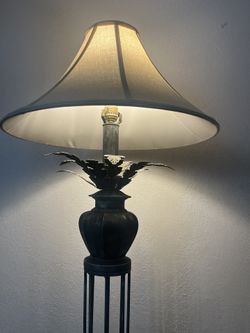 Vintage Style Floor Lamp (Read Description)