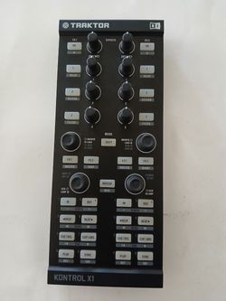 DJ Traktor Kontrol X1 (well-kept) Controller