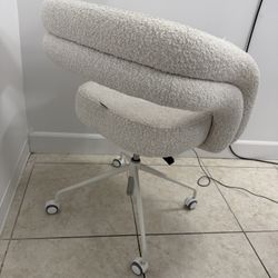Rober Concept White roller Chair