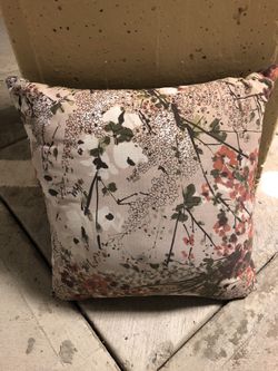 Pillow, Floral (free delivery In 5 Cities In 3 Cty)