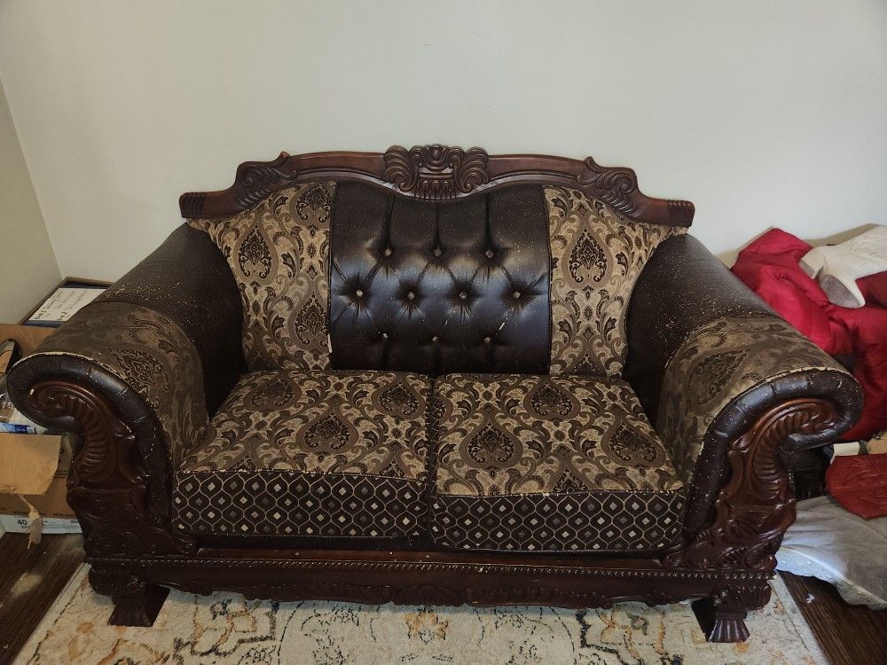 Beautiful Couch Set