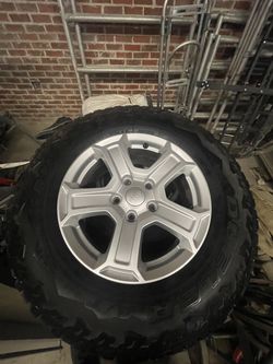 JEEP JL WRANGLER WHEELS AND TIRES