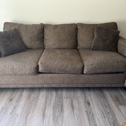 Broyhill Couch 