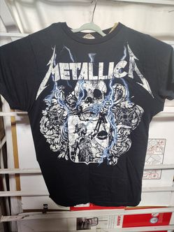 Metallica "Band tee shirt" small.