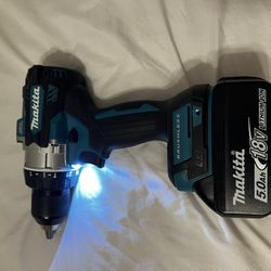 Taladro Makita 18 Volt Brusles Y Batería 5.0 Todo $155