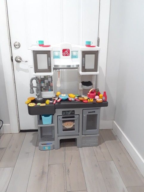 Step 2 Play Kitchen