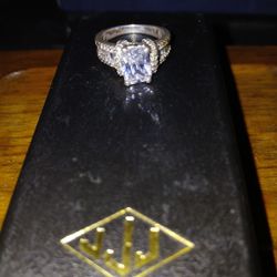 Silver ring with amethyst Stone