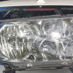 TOYOTA TUNDRA 2009 - 2013 RH OEM HEADLAMP