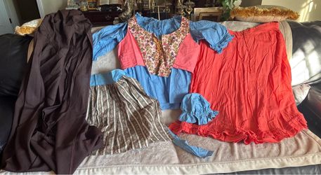Halloween Women's Renaissance  Costume Clothing Lot