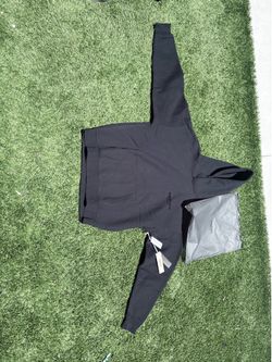 Stretch lim black essentials hoodie size medium