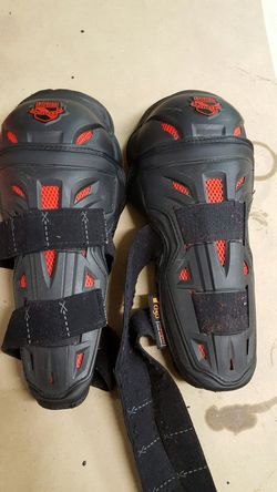 Icon shin armor lightly used very good condition. Best offer takes it.